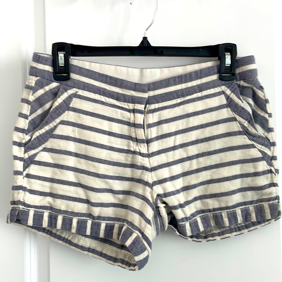 J. Crew Pants - J. Crew women’s striped size 2 linen shorts cream & blue  cuffed hem 💕